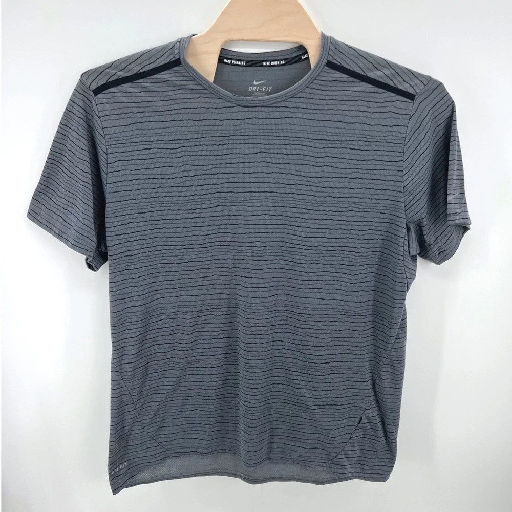 Nike Running Shirt Mens XXL Grey Black Stripe Dri-Fit Short Sleeve Athletic Top